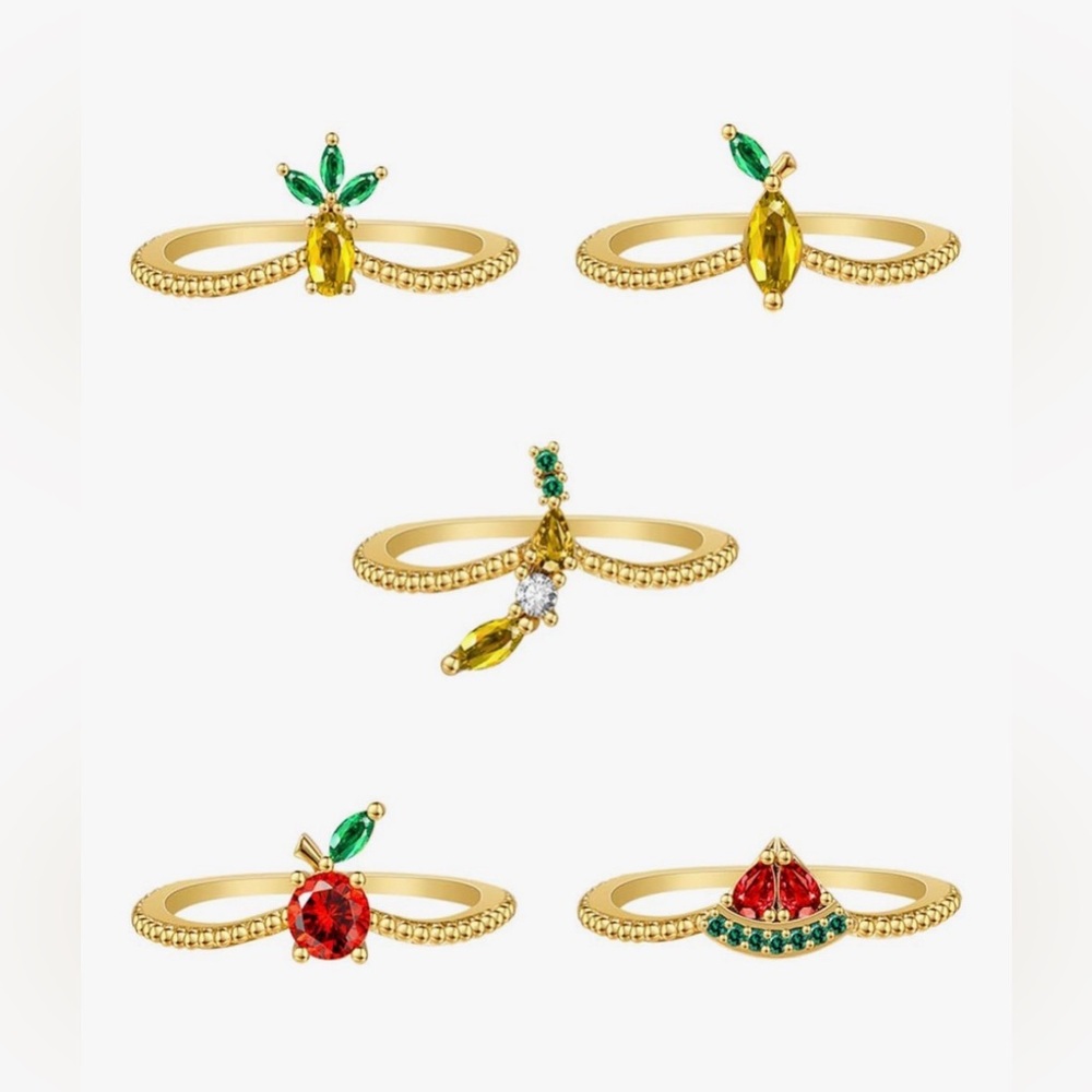 NWOT Elegant Gold and Green Gemstone Ring Set